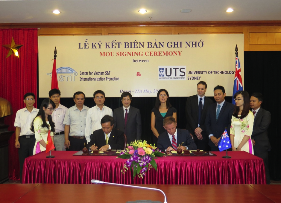 MOU signing ceremony between the Centre for Vietnam Science and Technology Internationalization Promotion-VISTIP and the University of Technology, Sydney (UTS), Australia.