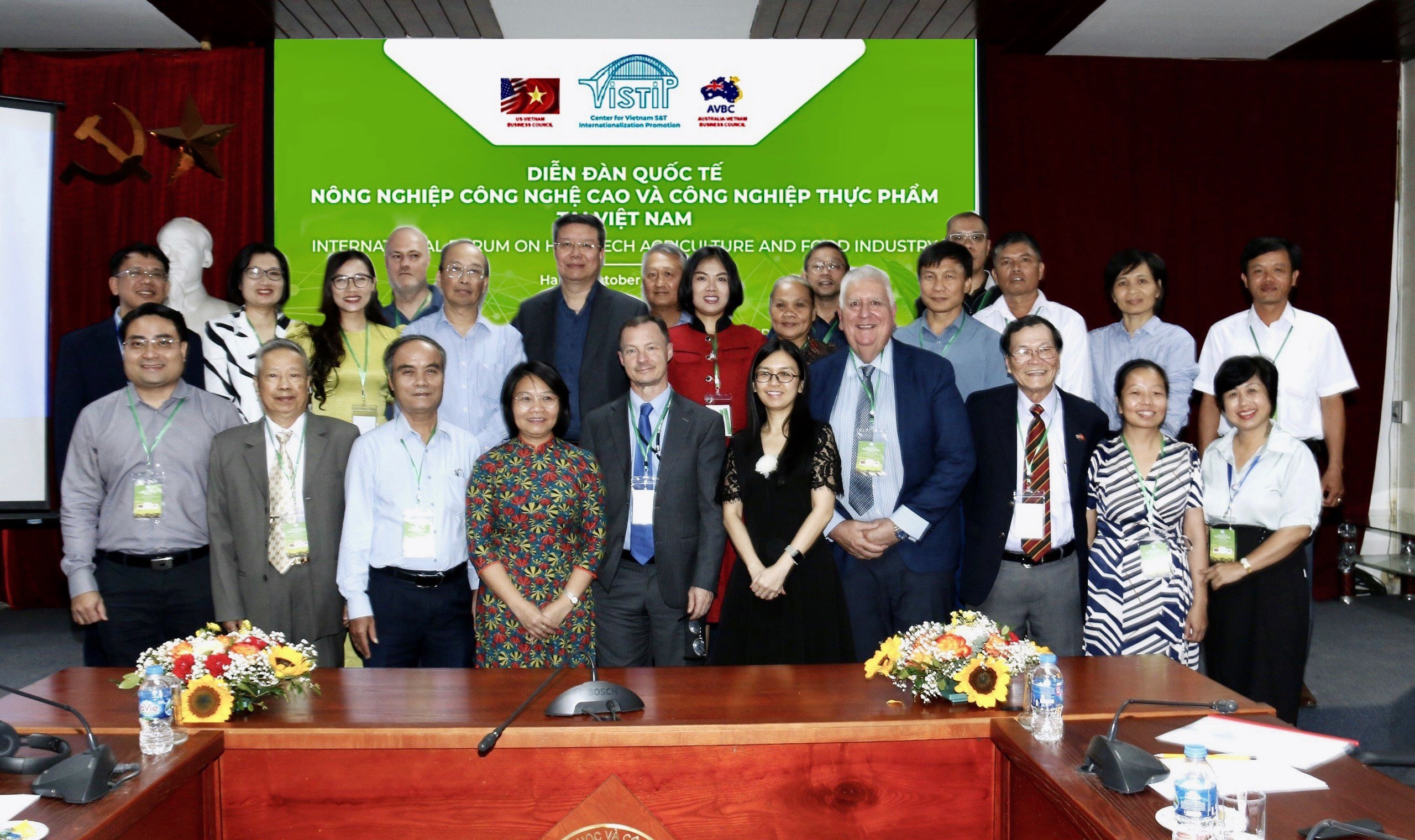 Building a cooperative triangle on science and technology, innovation and trade in high agtech and foods industry among Vietnam, United States and Australia