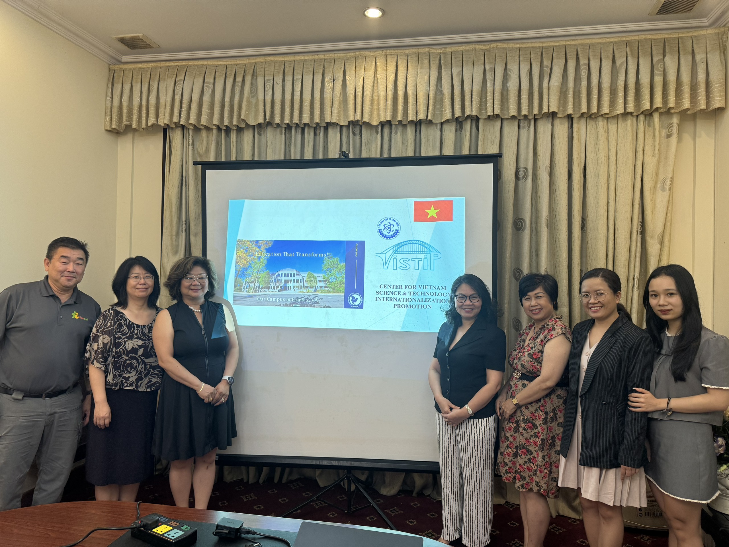 The Center for Vietnam Science and Technology Internationalization Promotion receives the Asian American Chamber of Commerce’s Delegation