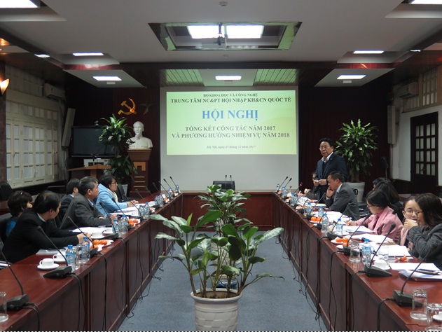 TSKH Nghiêm Vũ Khải- Phó Chủ tịch Liên hiệp các hội khoa học và kỹ thuật Việt Nam, đóng góp ý kiến tại Hội nghị