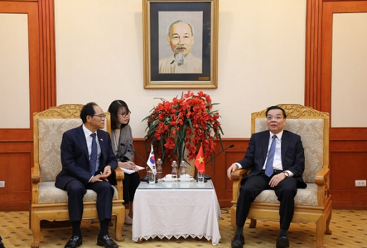 Bộ trưởng Chu Ngọc Anh tiếp các Đại sứ Thụy Điển, Hàn Quốc