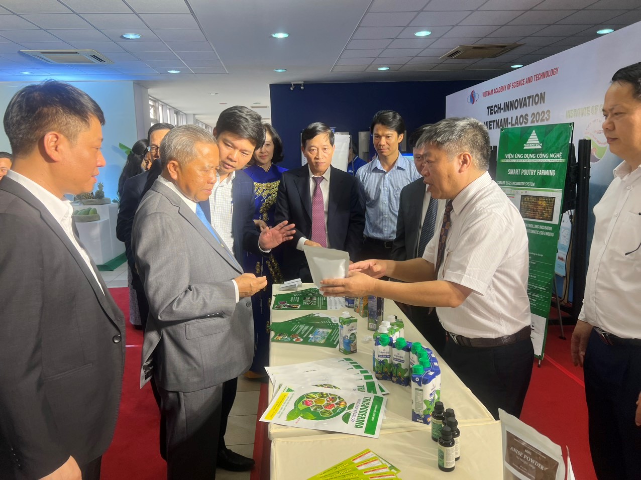 Viện Ứng dụng công nghệ tham dự Diễn đàn Kết nối công nghệ và Đổi mới sáng tạo Lào-Việt Nam năm 2023