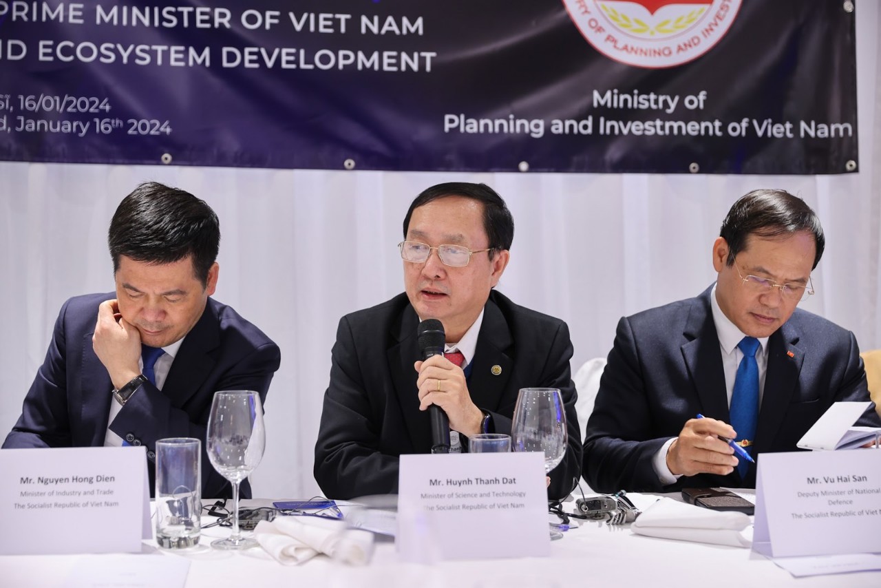 Bộ trưởng Huỳnh Thành Đạt tham dự Diễn đàn kinh tế thế giới lần thứ 54